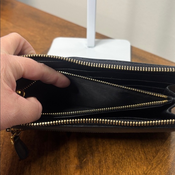 Prada Saffiano Long Continental Zip wallet - Picture 7 of 12